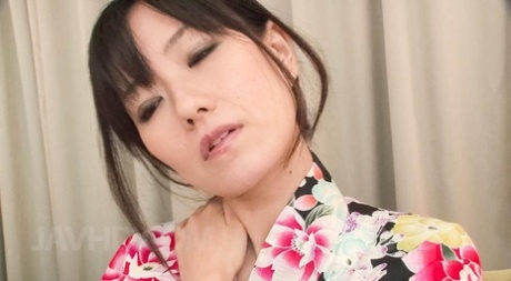 Manami Komukai exklusive erotische fotos