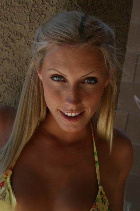 Cassie Young beste schöne bilder